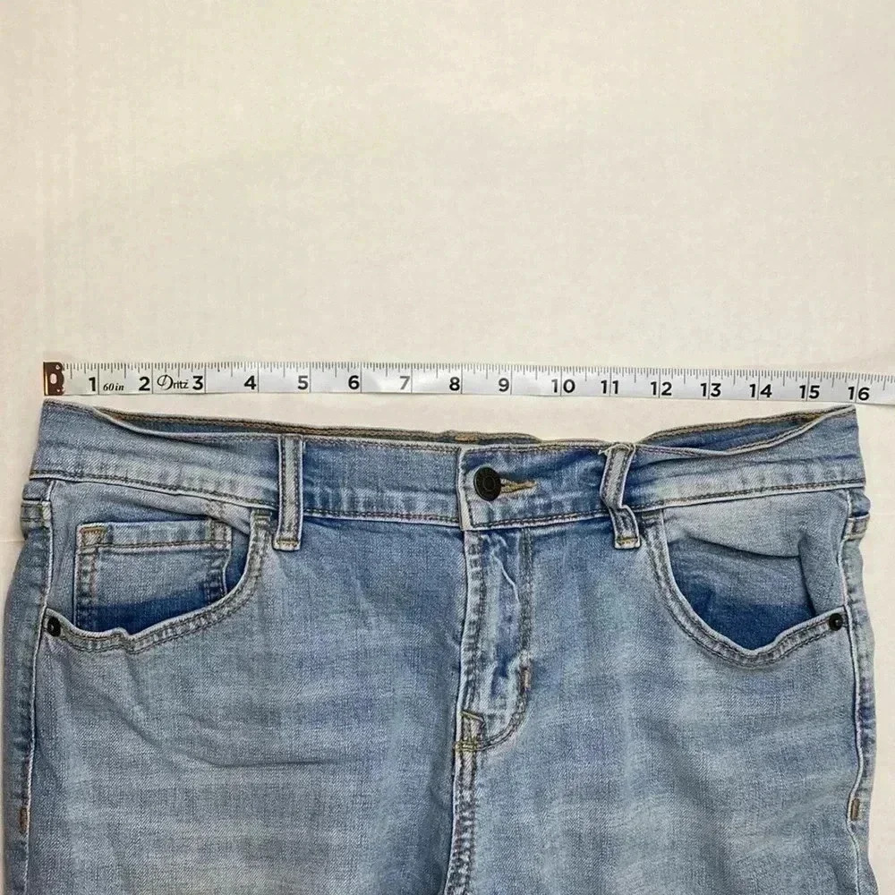 Old navy boyfriend straight distressed jeans - Picture 6 of 8